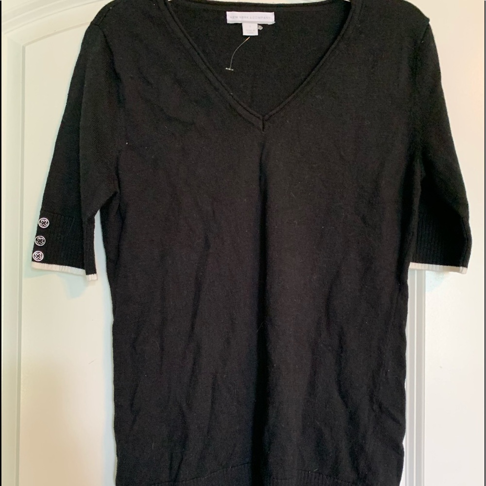 New sweater without tag never work black sweater